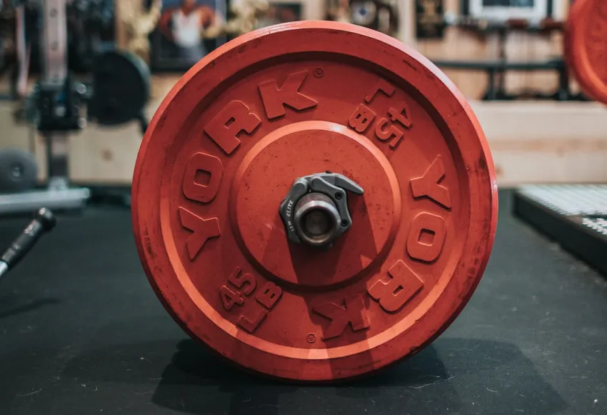 Image: 10 hilarious gym pick-up lines that will get your heart rate pumping.